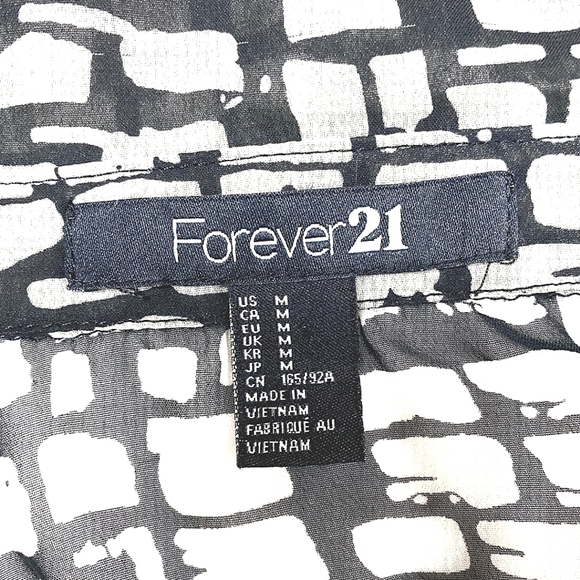 Forever 21 Black Cream Print Blouse Medium Button-Down Sleeveless Lightweight - Picture 4 of 4